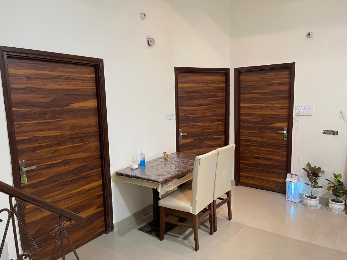 Homestay Comforts 500M From Amritsar Airport Exterior foto