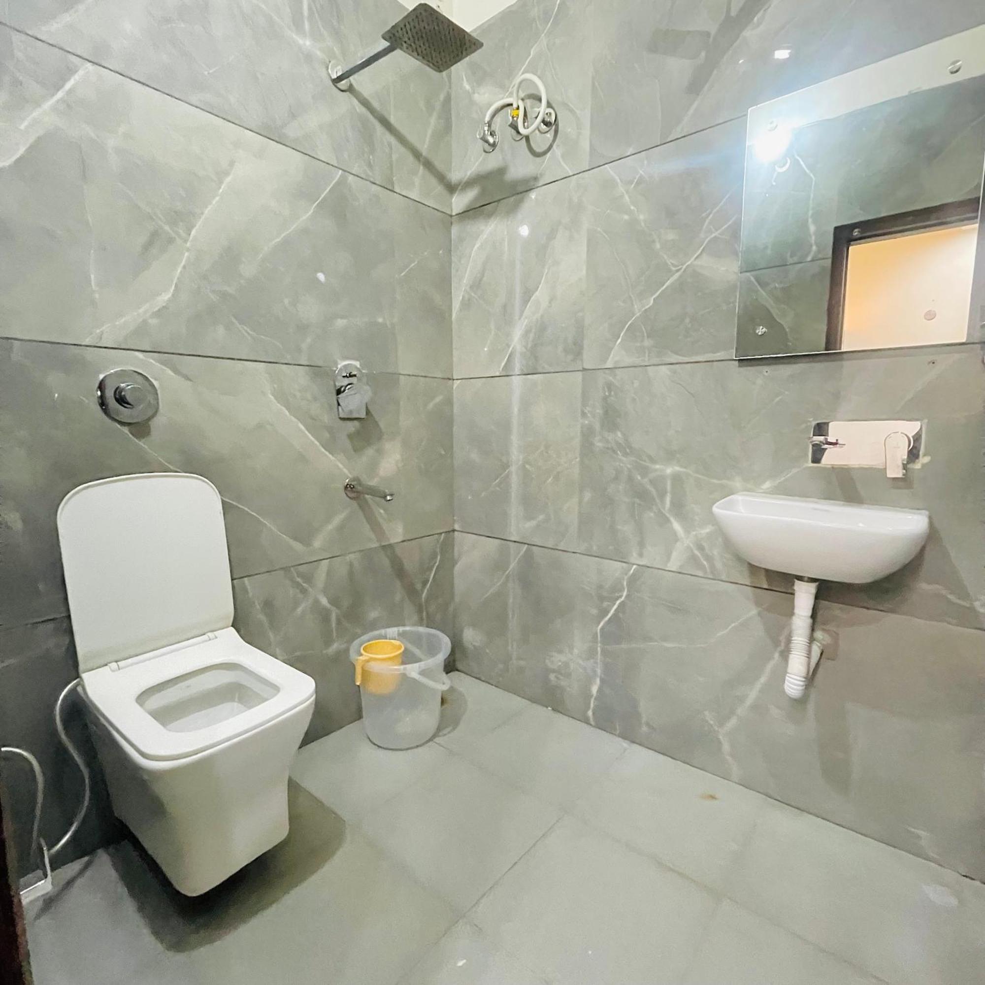 Homestay Comforts 500M From Amritsar Airport Exterior foto